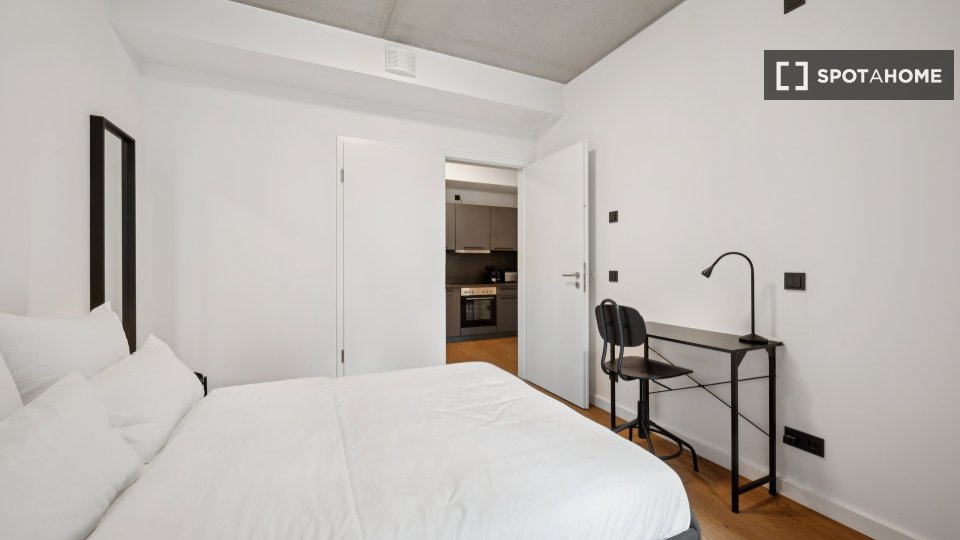 Double room Berlin, 3 beds, 57m² — photo 12