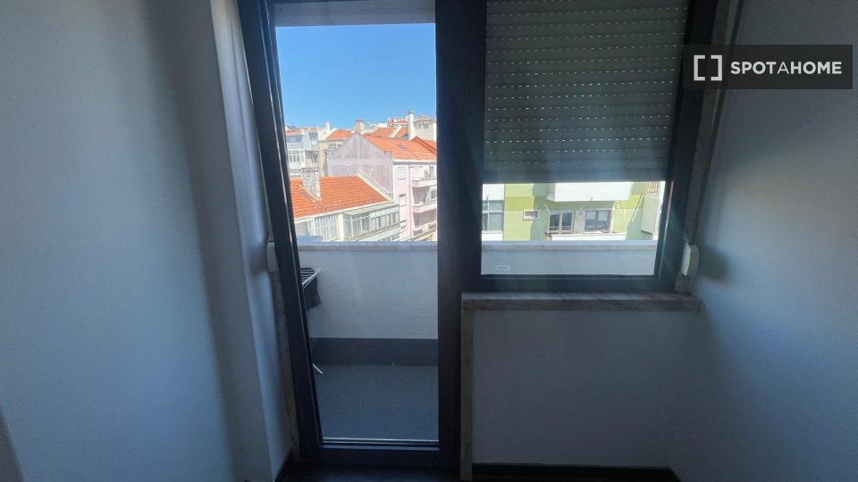 Double room Lisbon, 4 beds — photo 15