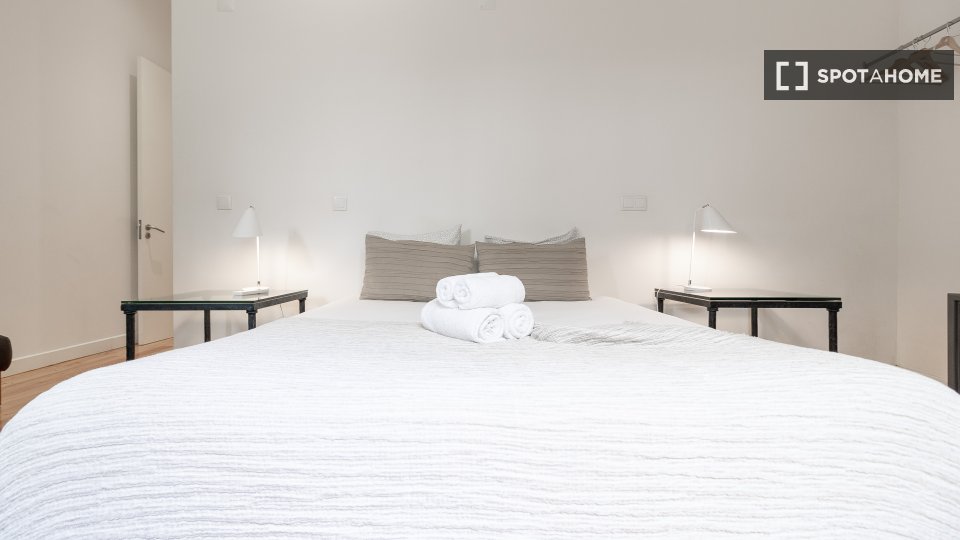 Apartment Lisbon, 2 beds — photo 27