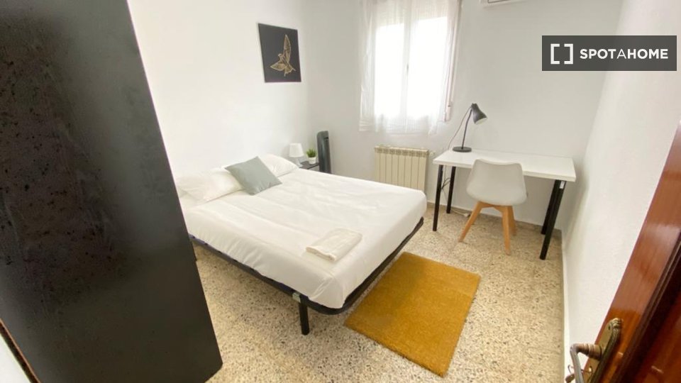 Double room Madrid, 5 beds — photo 6