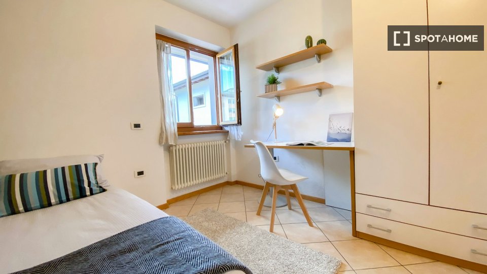 Double room Trento, 3 beds — photo 12