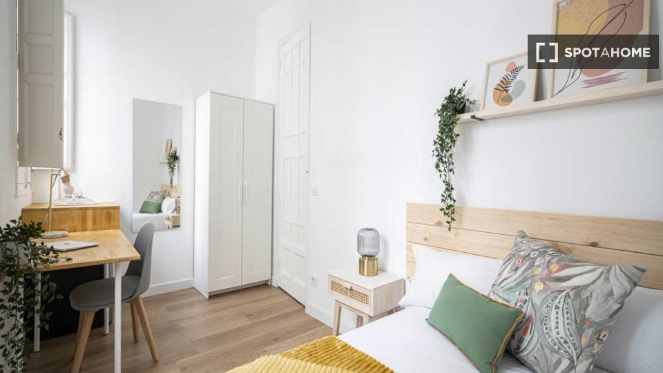 Double room Madrid, 8 beds — photo 121