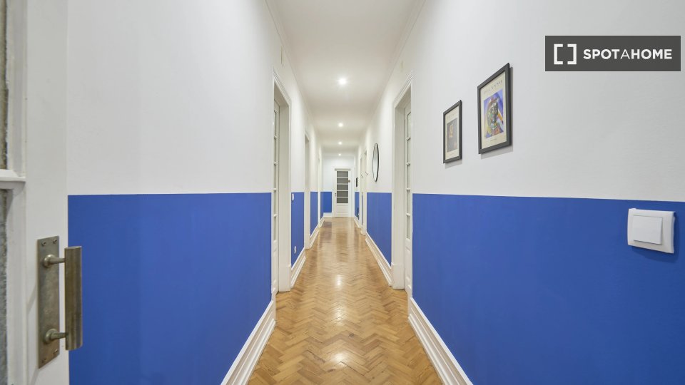 Double room Lisbon, 9 beds — photo 16