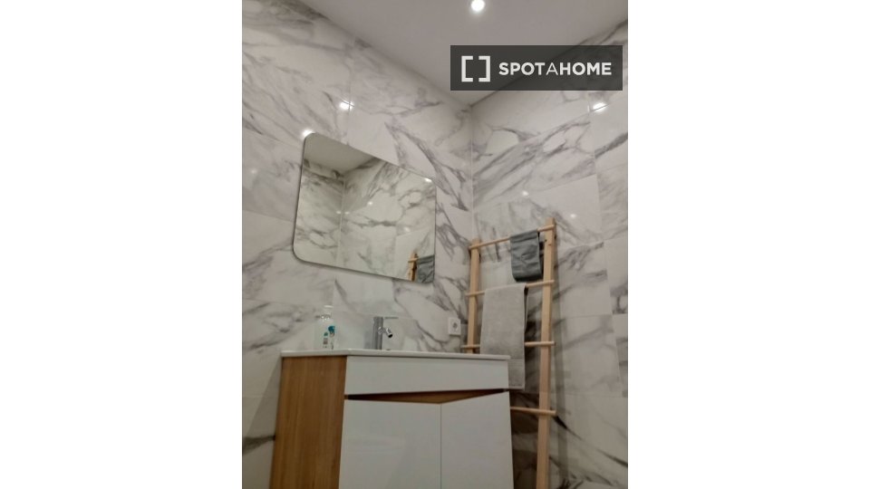 Double room Porto, 5 beds, 170m² — photo 15