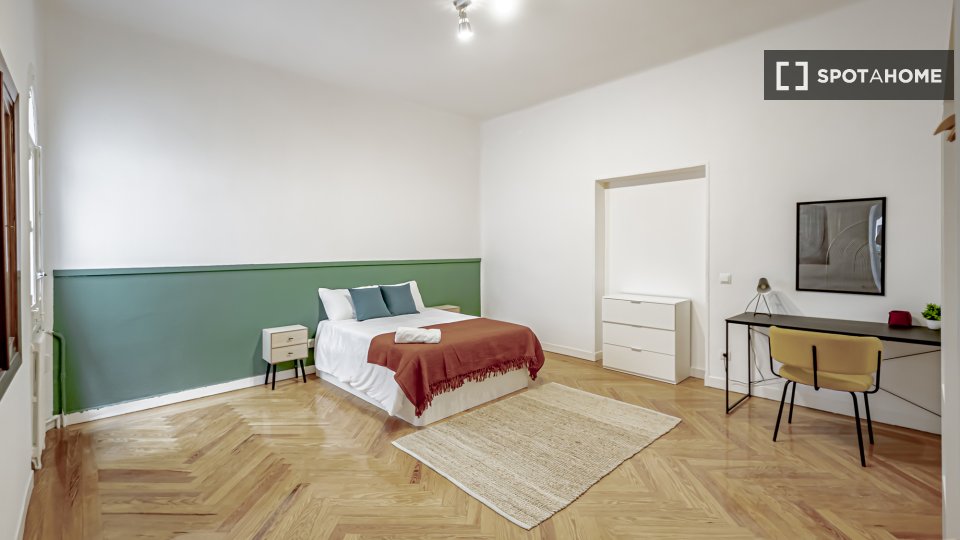 Double room Madrid, 8 beds — photo 5