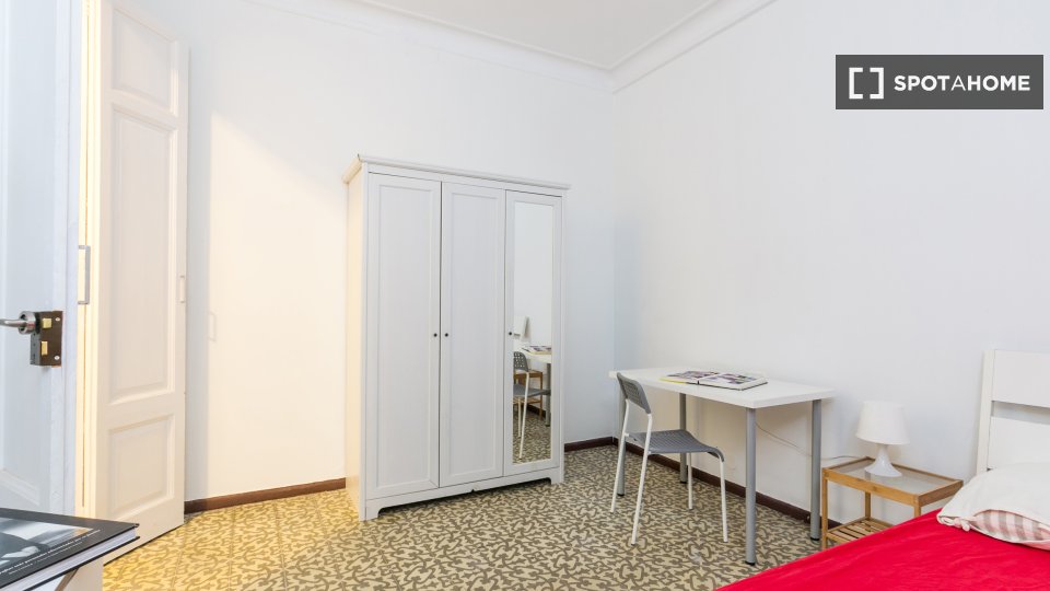 Double room Barcelona, 6 beds, 100m² — photo 10