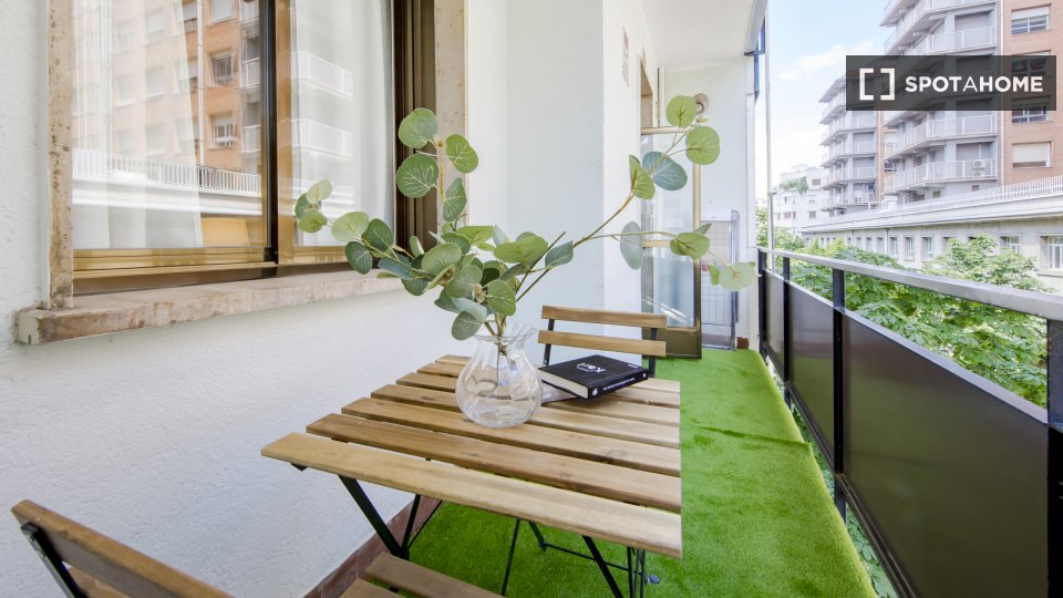 Double room Madrid, 7 beds, 135m² — photo 18