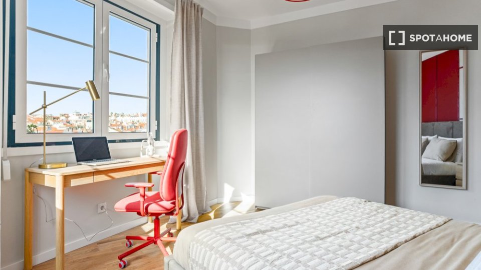 Double room Lisbon, 4 beds — photo 12