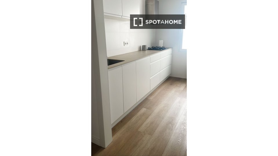 Double room Madrid, 3 beds, 120m² — photo 1