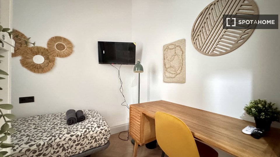 Double room Barcelona, 5 beds — photo 16