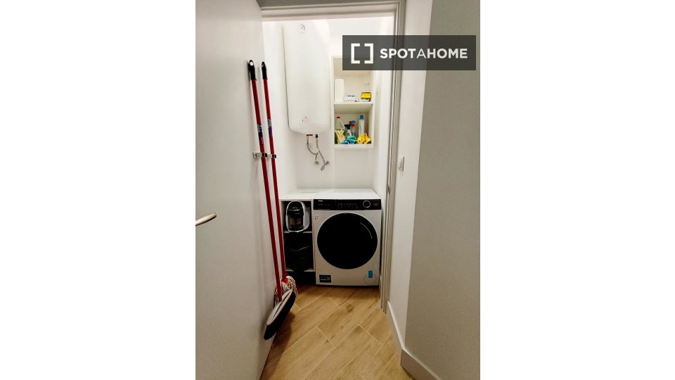 Double room Madrid, 3 beds — photo 4