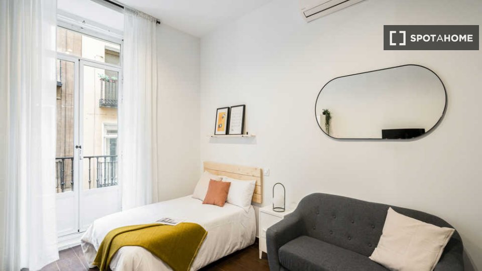 Double room Madrid, 6 beds — photo 21