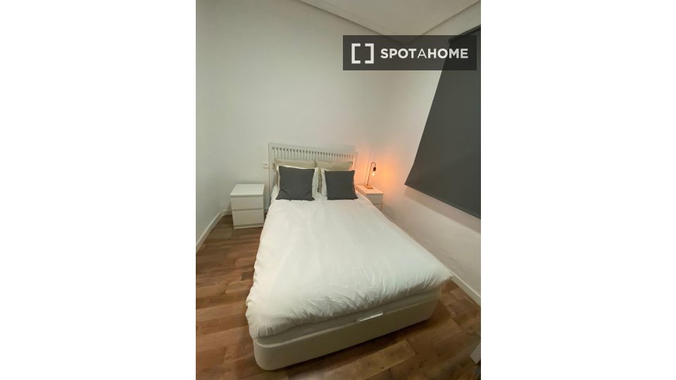 Double room Madrid, 4 beds — photo 16