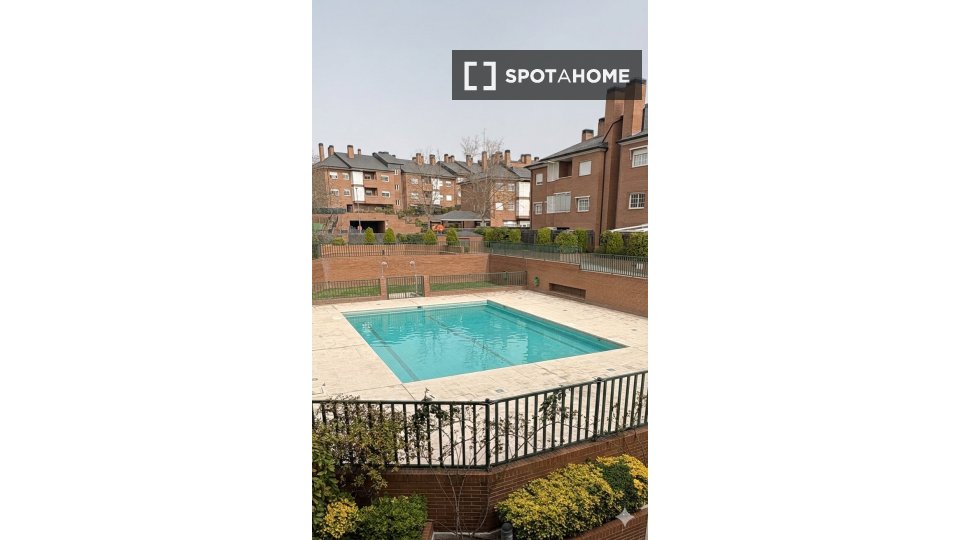 Double room Madrid, 3 beds, 95m² — photo 7