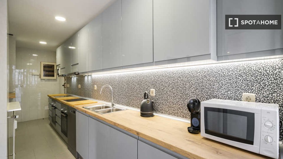 Double room Madrid, 16 beds — photo 42