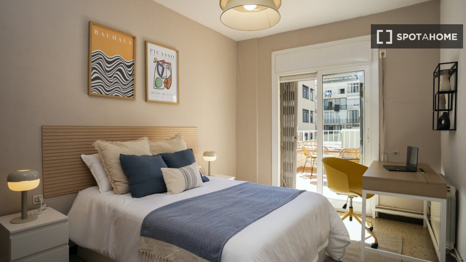 Double room Barcelona, 5 beds, 100m² — photo 5