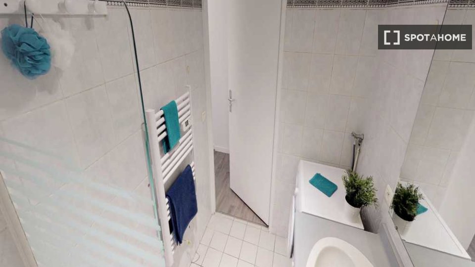 Double room Paris, 5 beds, 120m² — photo 17