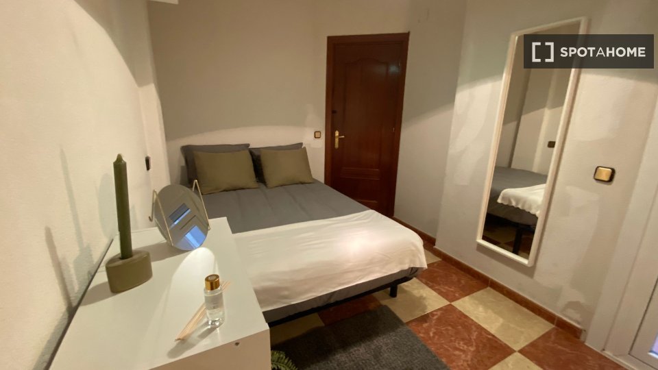 Double room Madrid, 4 beds — photo 13