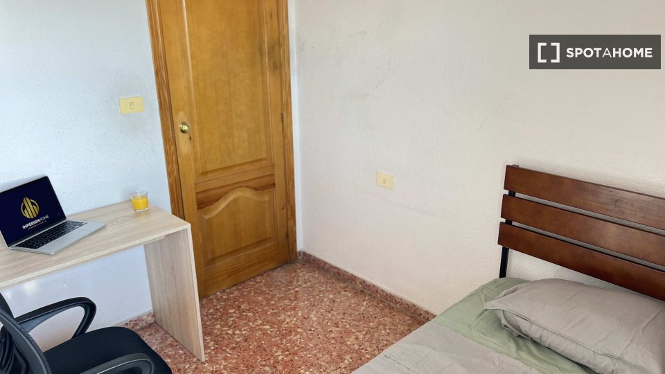 Double room Valencia, 5 beds — photo 2