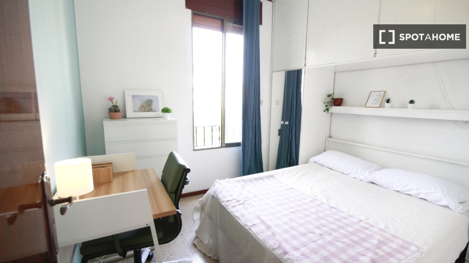 Double room Barcelona, 5 beds — photo 18