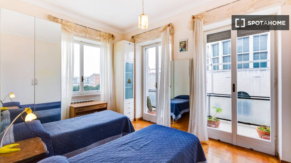 Double room Rome, 2 beds, 180m² — photo 8