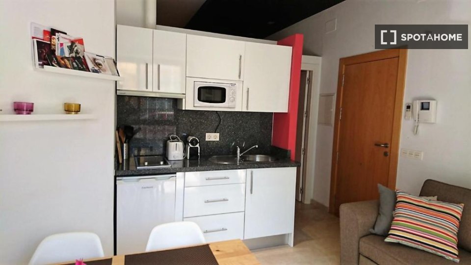 Apartamento de 1 dormitorio en alquiler en Perchel Norte, Málaga.