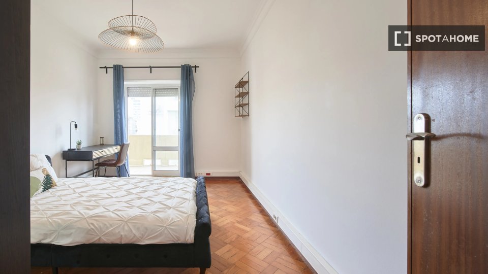 Double room Lisbon, 6 beds — photo 1