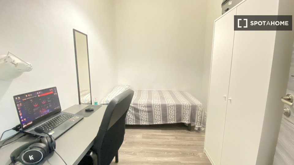 Double room Madrid, 10 beds — photo 11