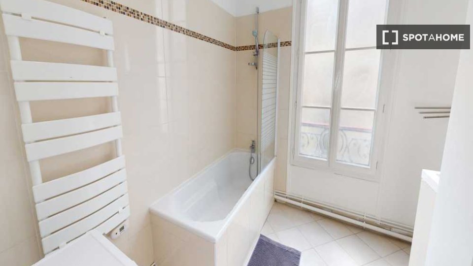 Double room Paris, 5 beds, 120m² — photo 4