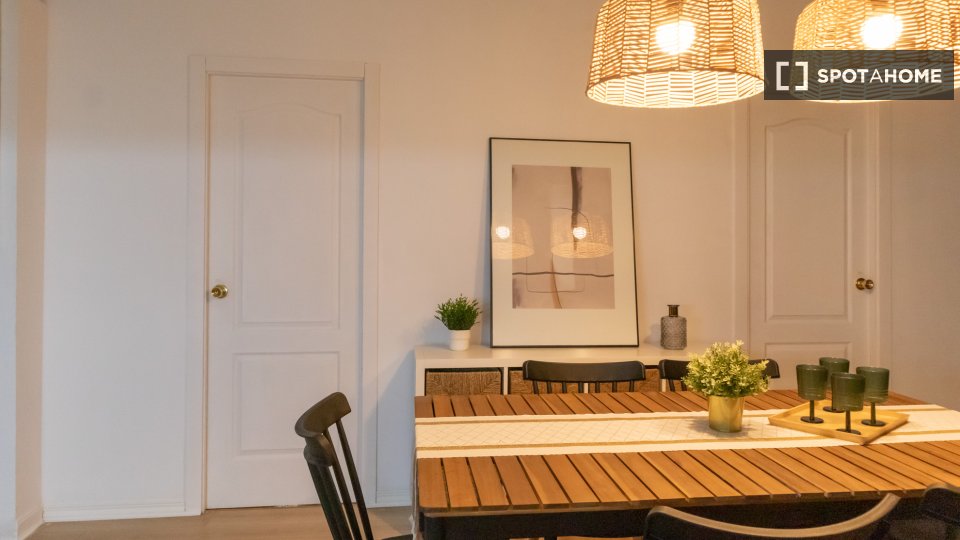 Double room Madrid, 7 beds, 160m² — photo 46