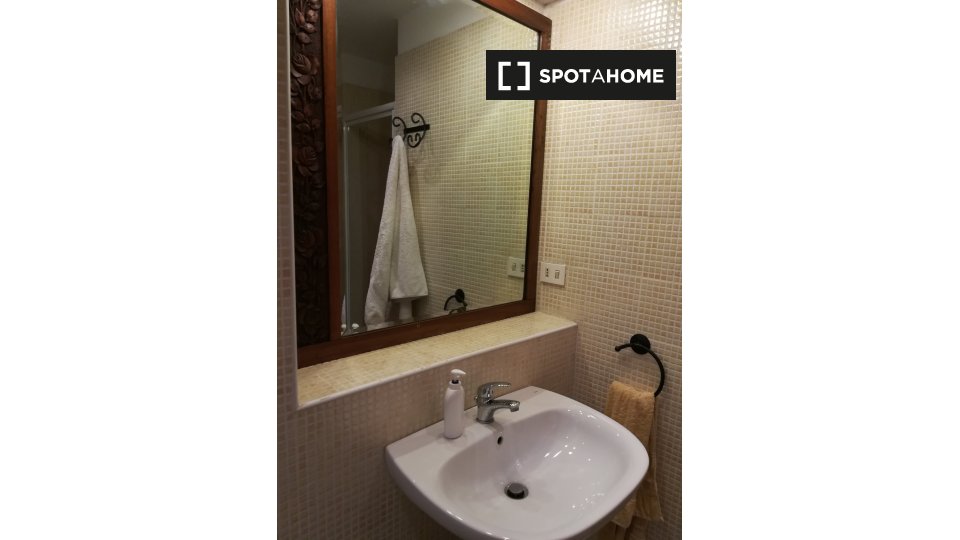 Double room Rome, 1 bed — photo 8
