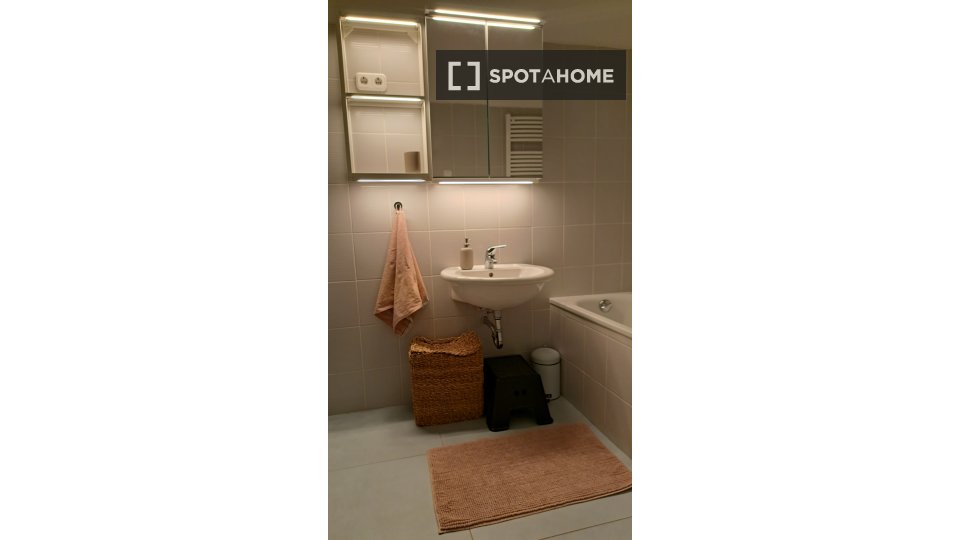 Apartment Budapest, 2 beds, 75m² — photo 2