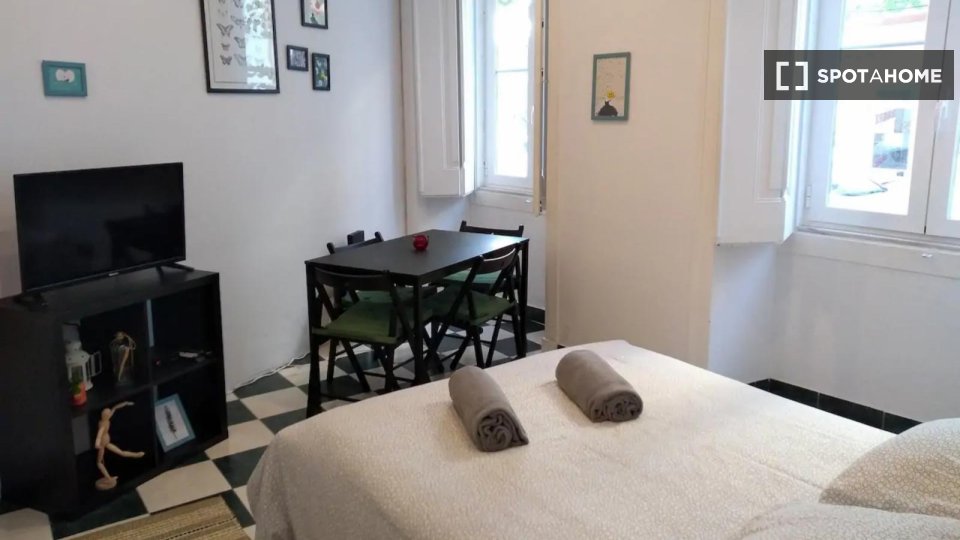 Apartment Lisbon, 3 beds, 80m² — photo 11