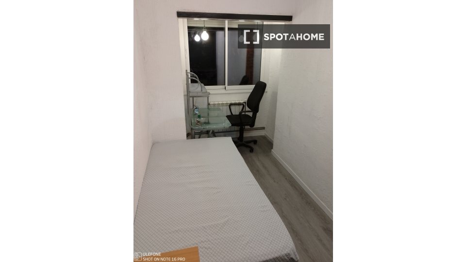 Double room Madrid, 4 beds, 80m² — photo 4