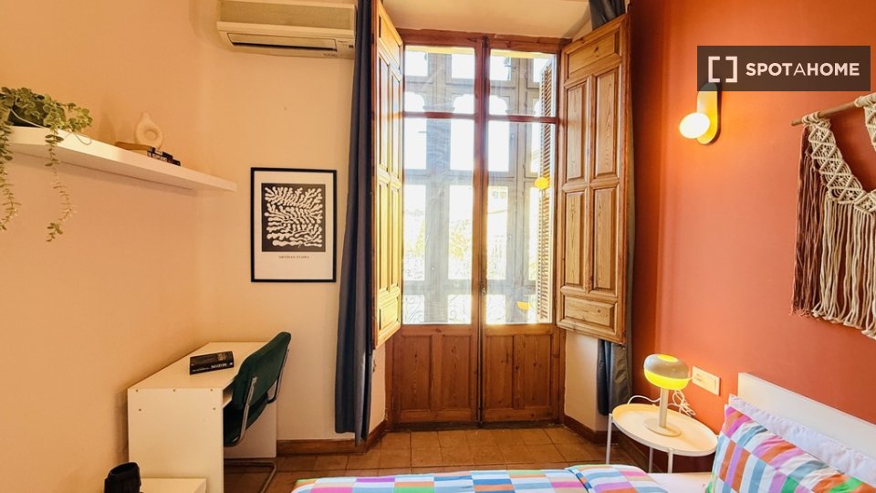 Double room Granada, 1 bed — photo 4