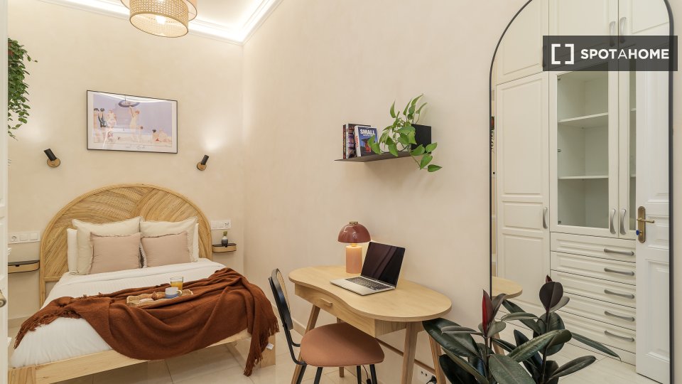 Double room Barcelona, 9 beds, 300m² — photo 22