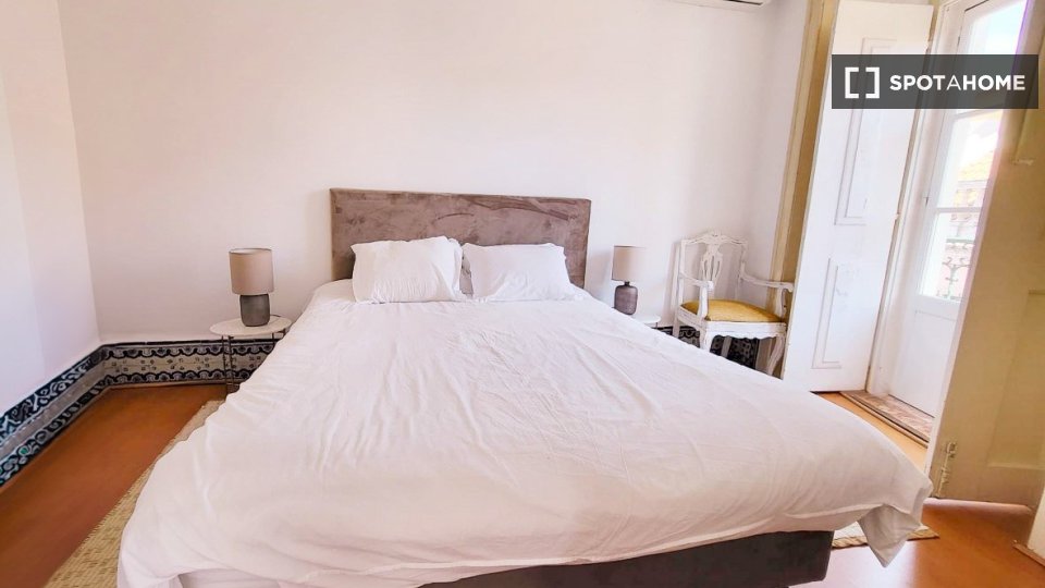 Apartment Lisbon, 2 beds, 100m² — photo 12