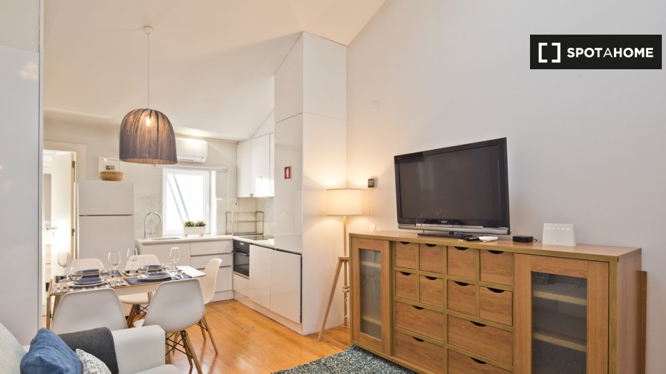 Apartment Lisbon, 2 beds — photo 24