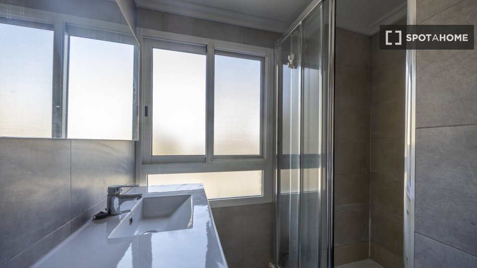Chambre double Valence, 5 chambres, 130m² — photo 10