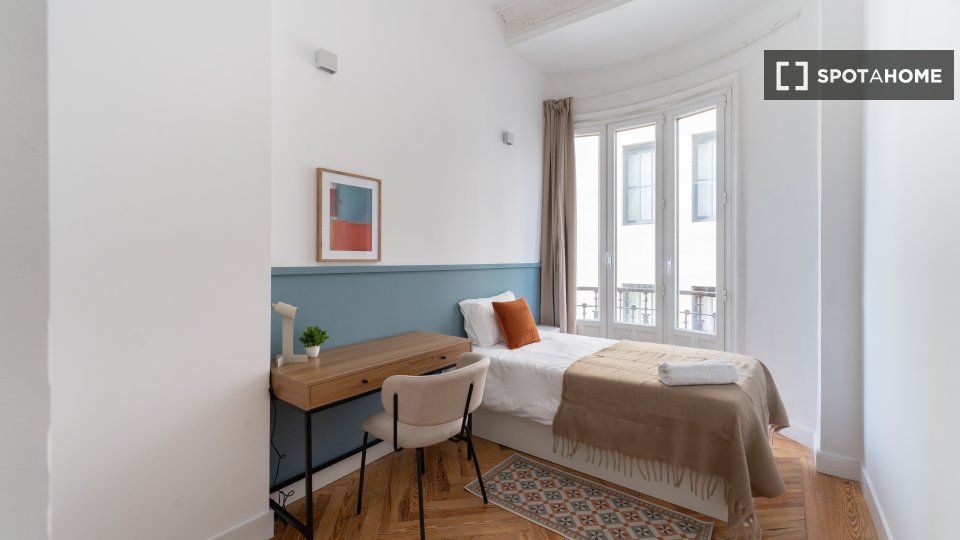 Double room Madrid, 9 beds — photo 11