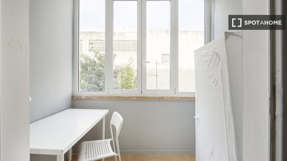 Double room Lisbon, 6 beds — photo 2