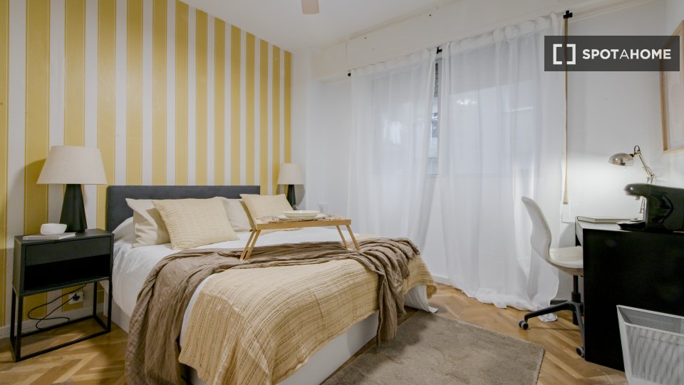 Double room Madrid, 11 beds, 250m² — photo 30