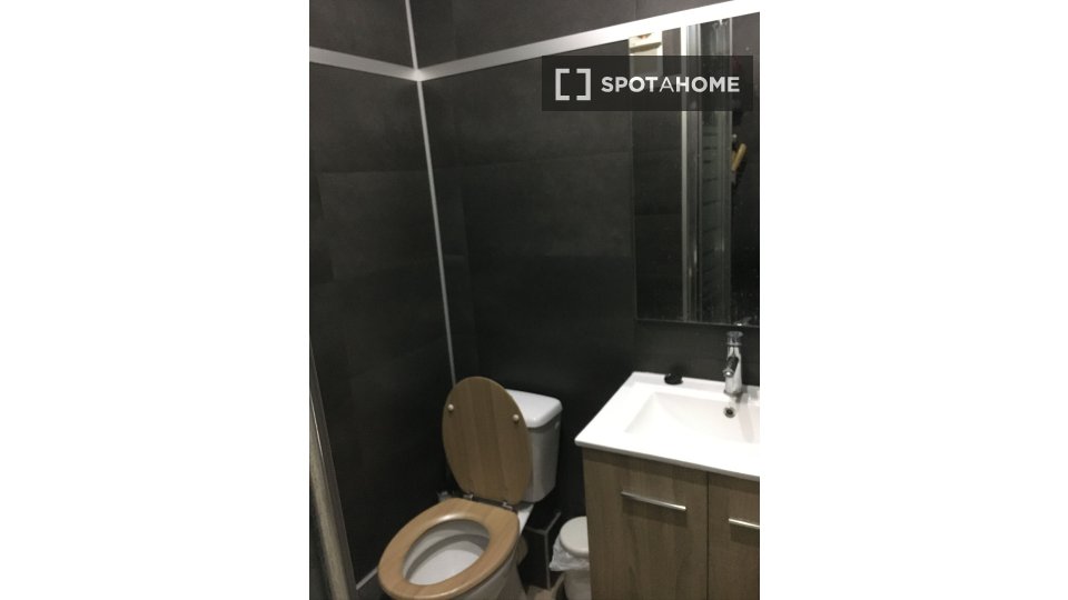 Double room Barcelona, 5 beds, 50m² — photo 8