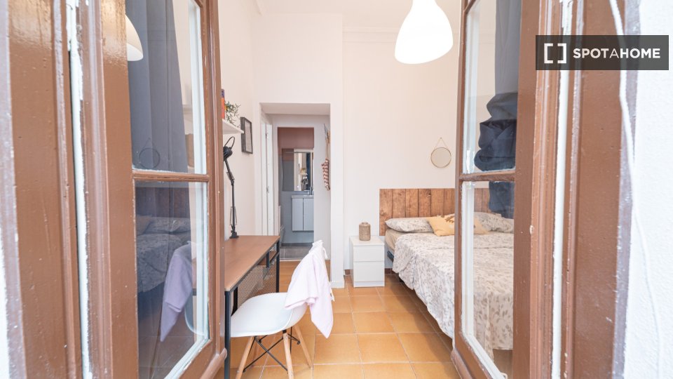 Double room Barcelona, 8 beds — photo 3