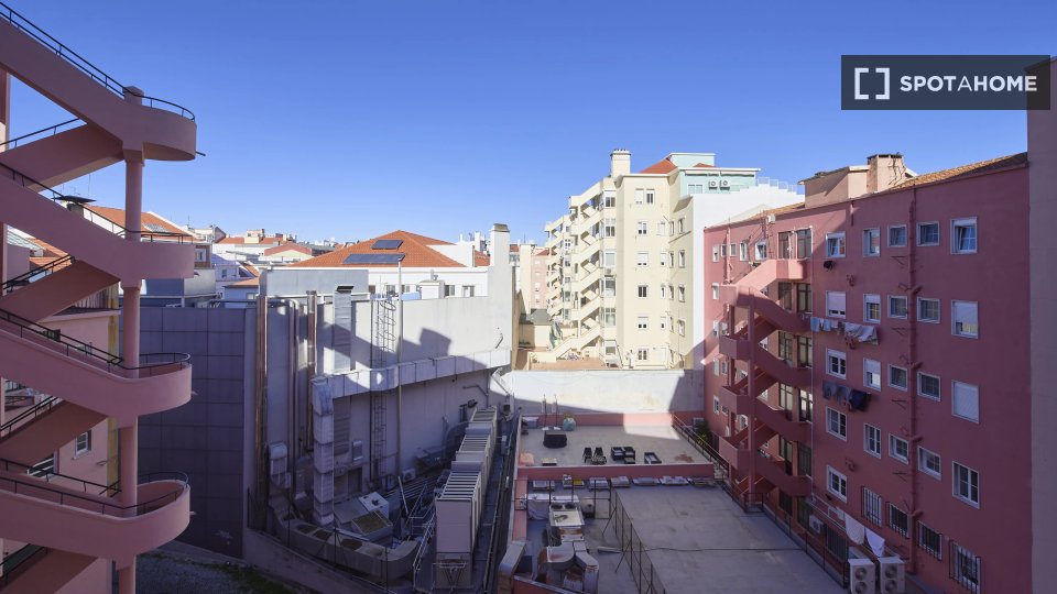 Double room Lisbon, 6 beds — photo 14
