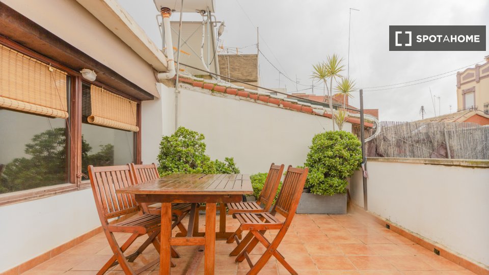 Apartment Valencia, 2 beds, 75m² — photo 23