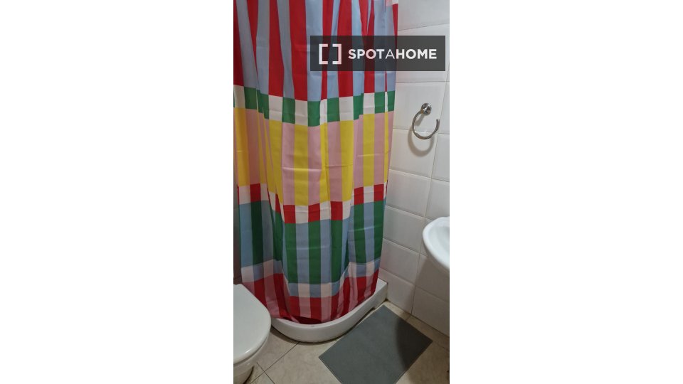 Double room Barcelona, 1 bed, 20m² — photo 6