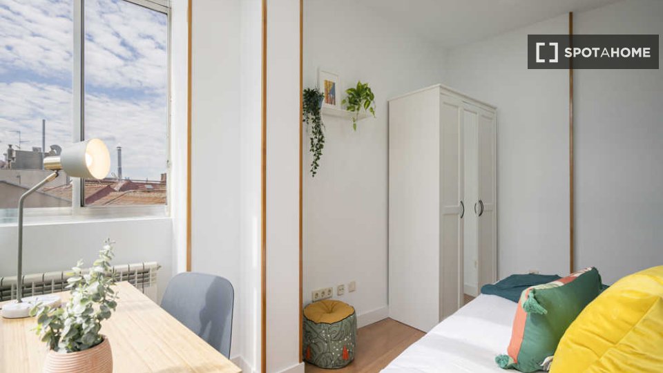 Double room Madrid, 12 beds — photo 51