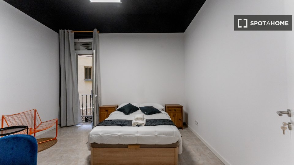Double room Madrid, 11 beds — photo 11