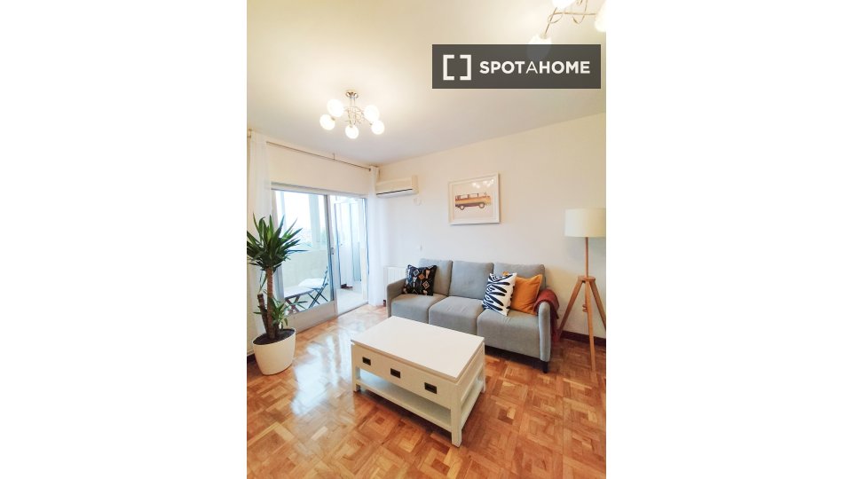 Double room Madrid, 3 beds, 95m² — photo 8